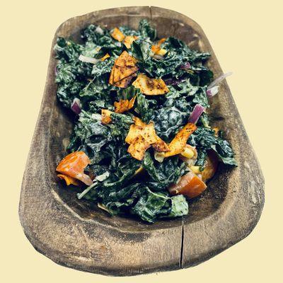 Massaged kale, red onion, tomato, corn, mushroom, coconut flakin' bac'n and a house made ranch dressing.