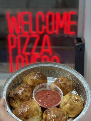 Buttery Garlic Cheese Rolls with marinara sauce