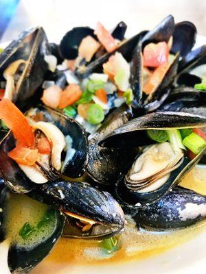 Our delicious Penn Cove Mussels