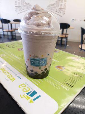 Oreo milk slush with boba without wipe cream