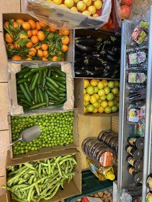 Best fruit selection. Fresh and delicious. Best Persian store in town.