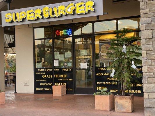 SuperBurger- Windsor California