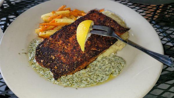 Blackened salmon, dill souce, garlic mash, sautéed carrot medley