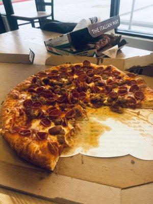 16" XL Original crust, old world pepperoni and Italian sausage