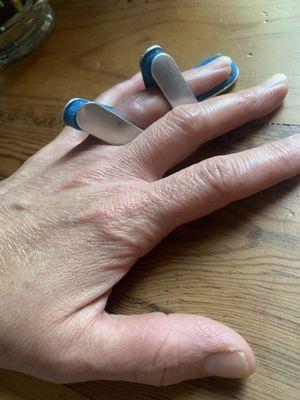 The (male size) Finger Brace