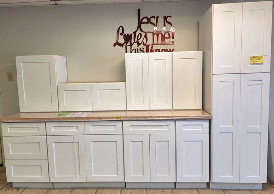 new RTA white shaker all wood kitchen cabinets in stock