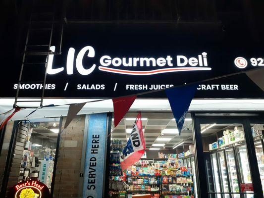 Little confused because the register said they were called shiv deli. But the outside says LiC gourmet deli.