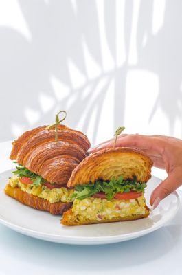 croissant sandwich