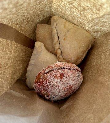 Just a bag of some delicious, fresh pan dulce.