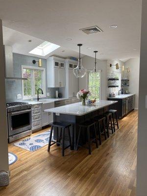 kitchen and wet bar