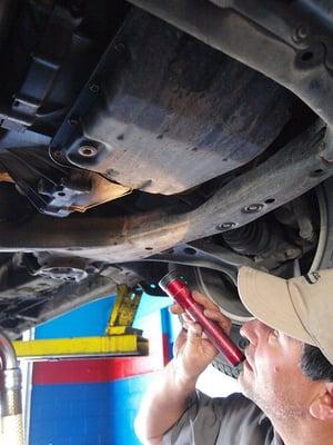 Abee documents axle seal leak on courtesy inspection