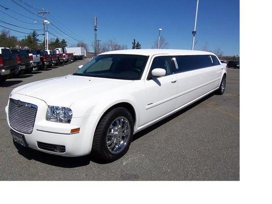 8 Passenger Limo