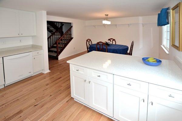 Flooring, Cabinets, Quartz Counters - Perfect!