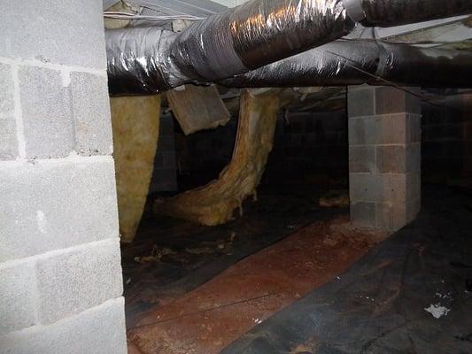 Crawl space before All Star Restoration encapsulation