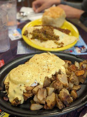 Smoke House Benedict (pulled pork, brisket, green chile), Mexican Omelet