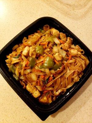 Drunken Noodles level 3 || IG: @misspiggyeats