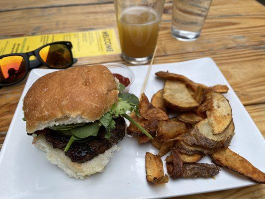 Apple Rum Burger with homemade fries