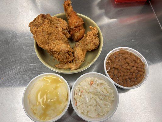 3 Piece Box Spicy & Regular with Mashed Potatoes & Gravy Baked beans and Coleslaw