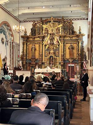 Funeral Services in San Fernando Mission Rey de España. We have faster service times.  Funeral en San Fernando Mission Rey de España.