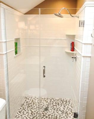 FRAMELESS SHOWER