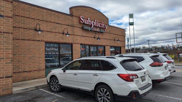 Restaurant strip-mall exterior