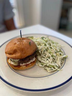 Burger w cole slaw