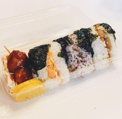 Obento #2
choose 3 omusubi and side with meatball and japanese pickles