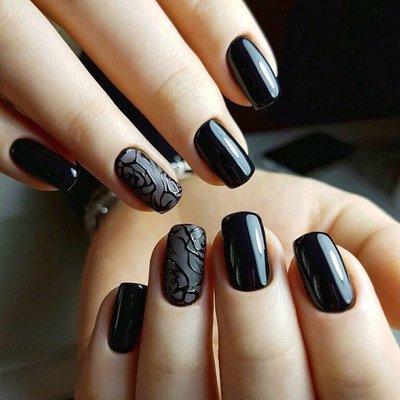 Dark hues for fashionistas