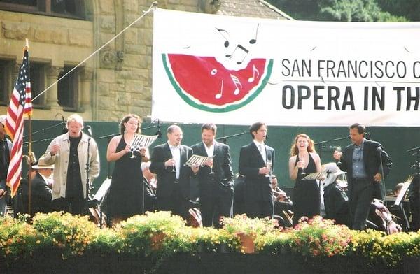 David Daniels, Gerald Finley and other singers at the finale of the 2005 Opera in the Park