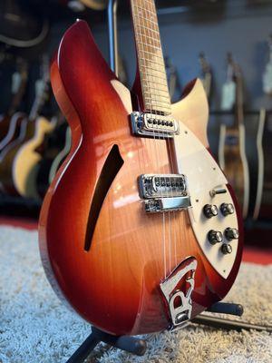 Rickenbacker 330 - Fire Glo