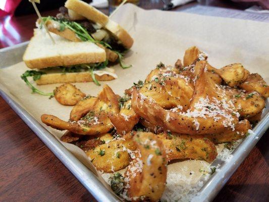 Crispy garlic fries. could have eaten a whole basket of just these.