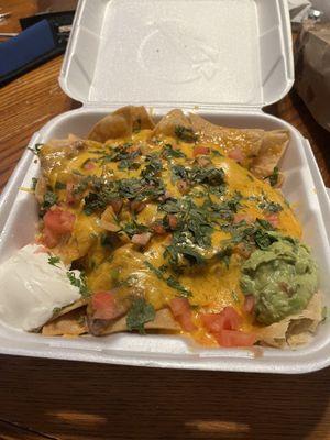 Deluxe bean nachos.