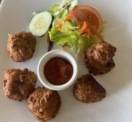 VI Conch Fritters , cocktail sauce and vegetables