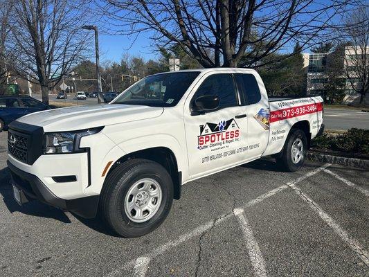 Spotlessgutter service truck