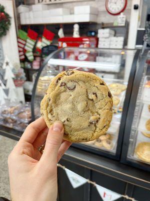 Chocolate chip cookie