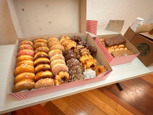 I went to Daily Donuts and had an exceptional experience! They went above and beyond to help me select and pack four dozen donuts.