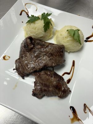 Churrasco with Mashed Potatoes