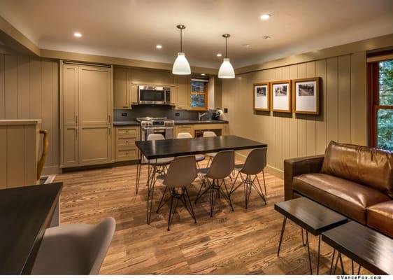 Sparrow Cottage - Kitchen and Dining Area