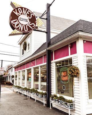 Storefront of Lincoln Avenue...the Kane's location that started it all.