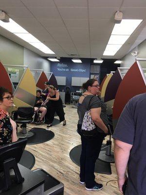 All Great Clips salons can get crowded on a Saturday. Therefore it's best to make a reservation on their app.