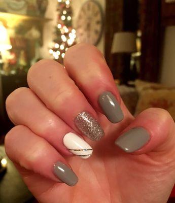 Beautiful winter gray and sparkle nails by Tony.