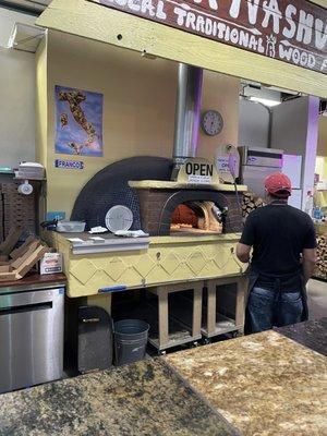 Wood fired pizza oven