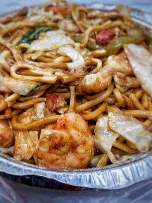 Lucky's Lo Mein (large)