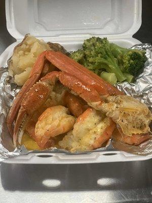 Crab leg & scampi