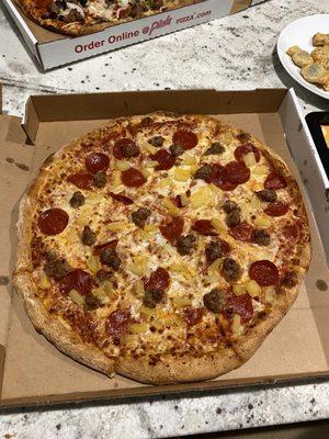 Pineapple, Sausage, Pepperoni Pizza