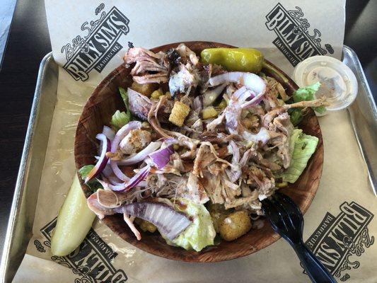 Schooner salad with pulled pork