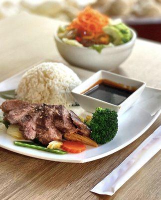 Steak Teriyaki and Sushi Combo Lunch Special