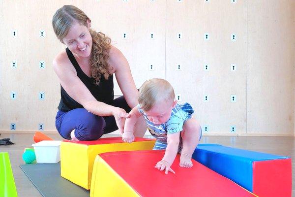 parents and babies have fun in our family classes