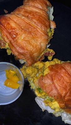 Curry Chicken Salad Croissant served a/chips