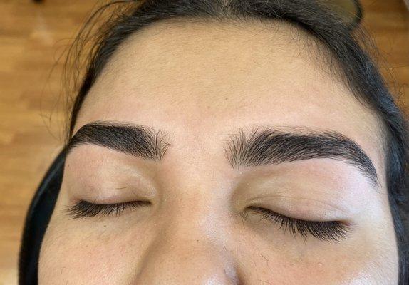 Eyebrows threading